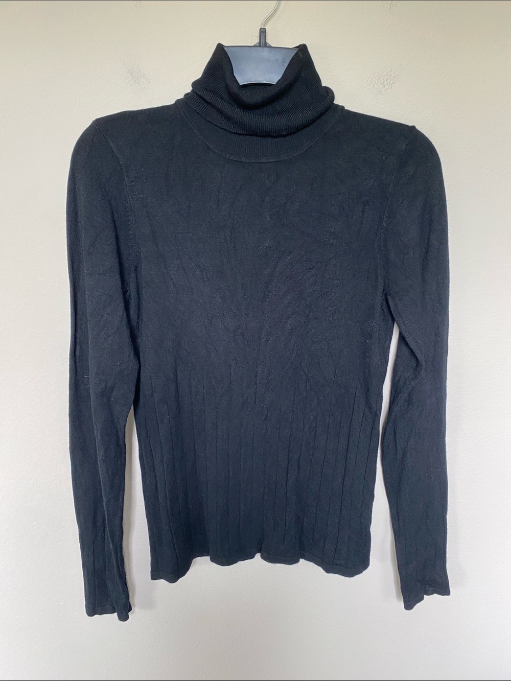 Lolë Lightweight Black Turtleneck Sweater